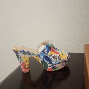(2 Pairs) Perphy - Size 7 - Blue Flowers Platform, Brown Flowers